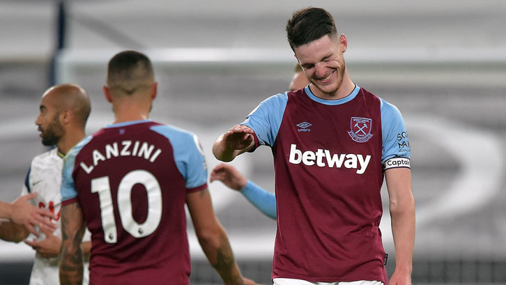 Declan Rice celebrates with Manu Lanzini