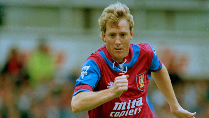 Frank McAvennie in Aston Villa colours