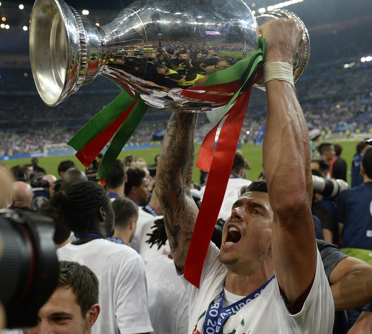 Jose Fonte celebrates winning UEFA Euro 2016