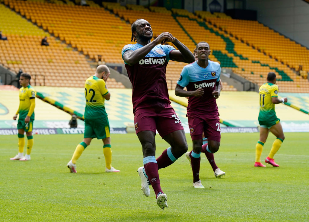 Michail Antonio celebrates