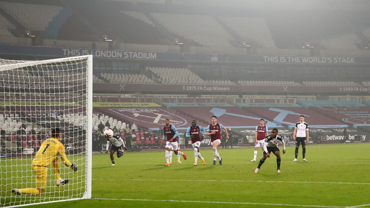 Fabiański saves the penalty