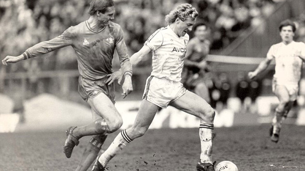 Frank McAvennie in action at Chelsea