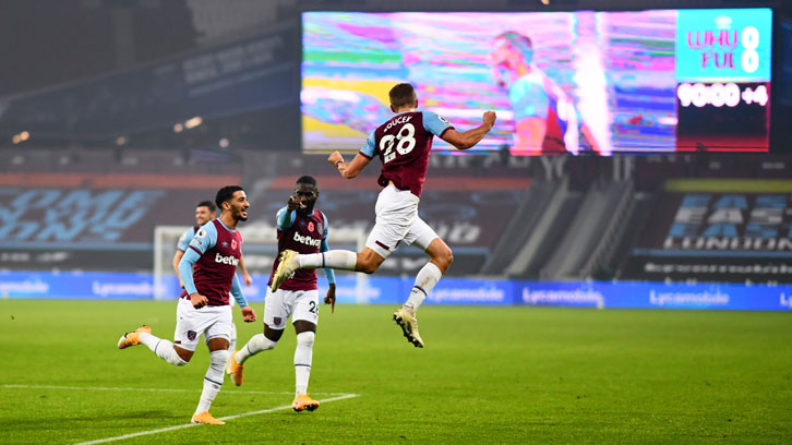 Tomáš Souček celebrates