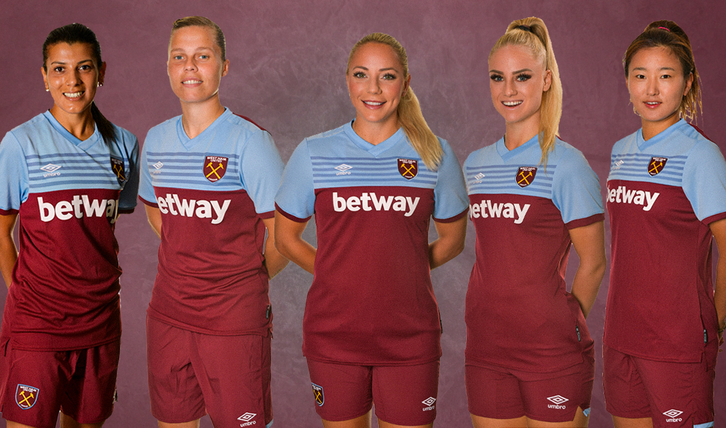 West Ham United Women Quintet Sign New Contracts West Ham United 